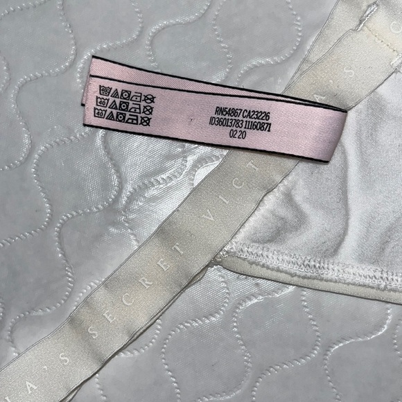 Victoria’s Secret white cotton v-string thong panty M - Picture 11 of 11